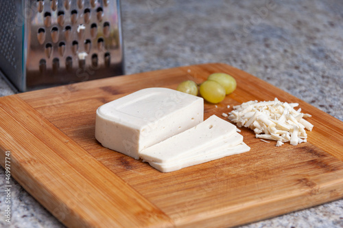vegan mozzarella cheese