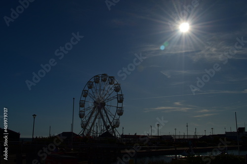 ferris wheel at sunset © D3t