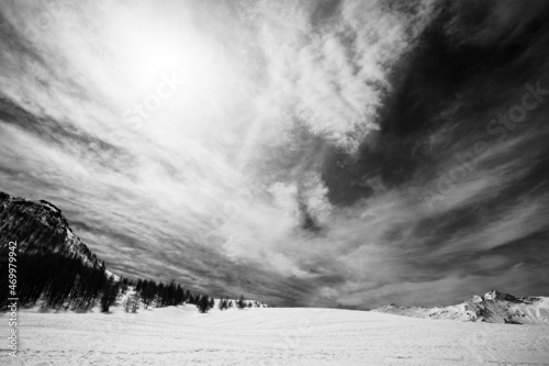 caratteristiche nubi nel cielo. Alpe Motta (Madesimo) photo