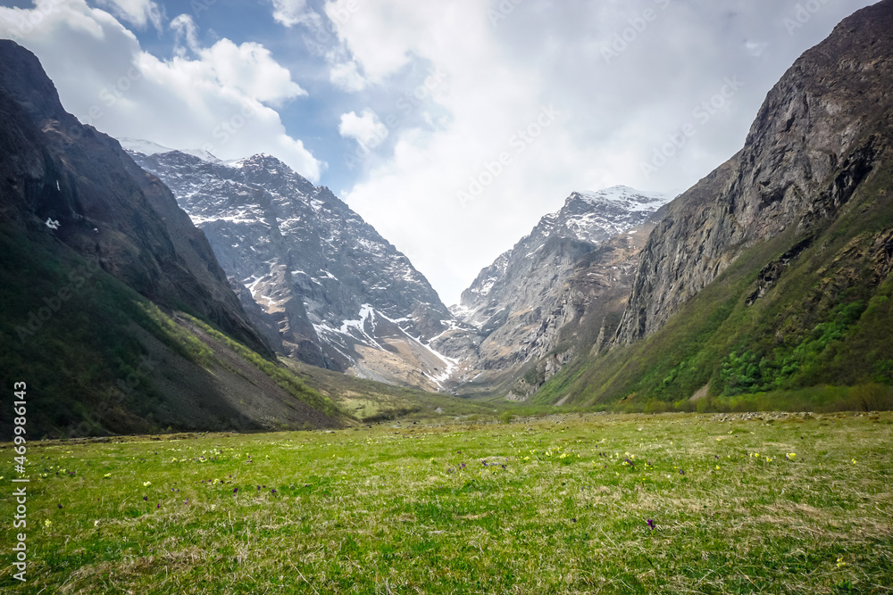 Fototapeta premium Beautiful Midagrabin valley in spring in North Ossetia