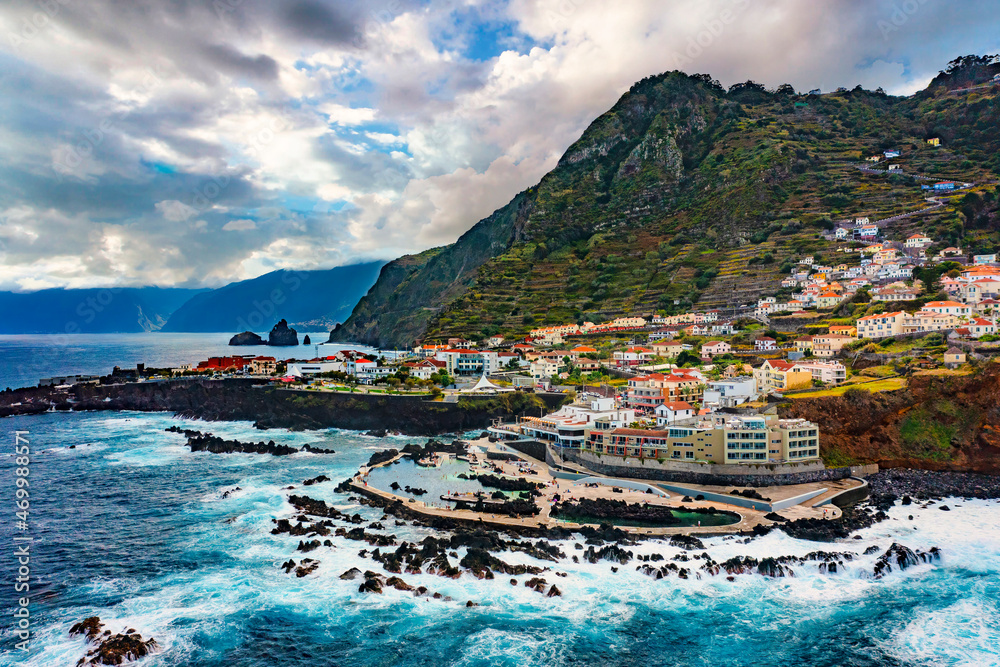 Porto Moniz, Madeira (drone point of view) - obrazy, fototapety, plakaty 
