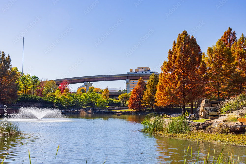 Beautiful fall color fo Veterans Park