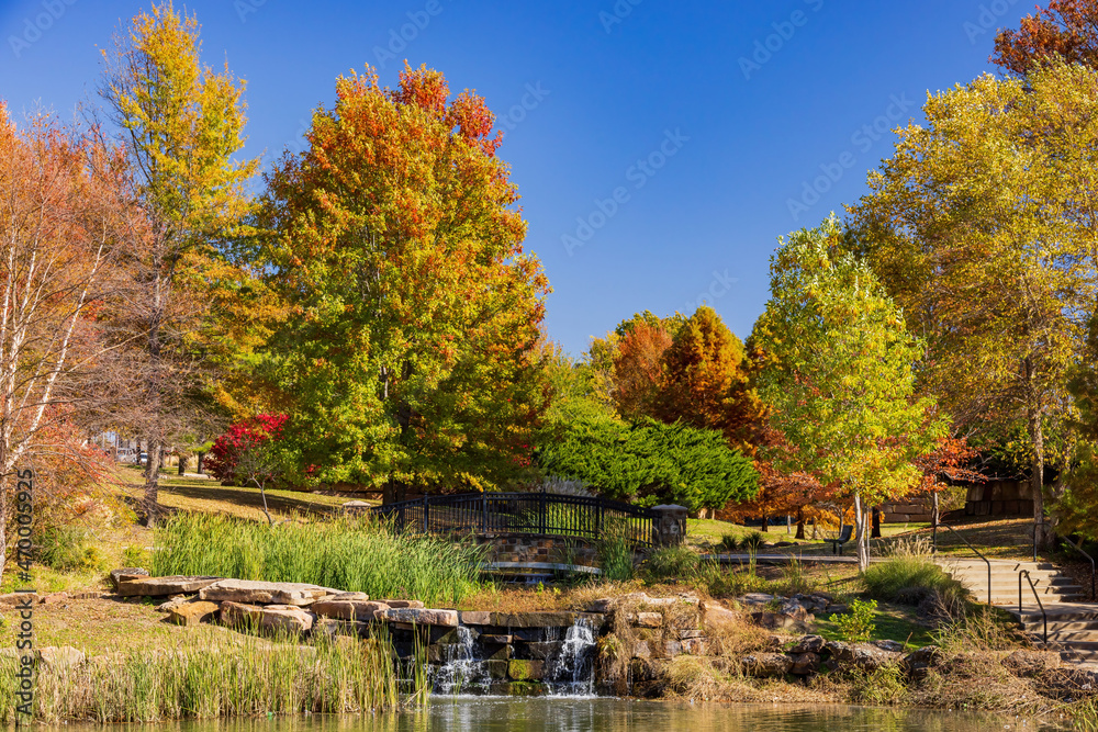 Beautiful fall color fo Veterans Park