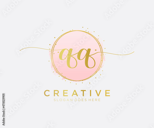 Initial QQ feminine logo. Usable for Nature, Salon, Spa, Cosmetic and Beauty Logos. Flat Vector Logo Design Template Element.