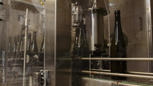 Equipment malfunction - capping machine issue during wine bottling process