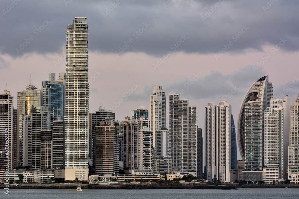 Skyline de la ciudad nueva de Panamá City, capital de Panamá