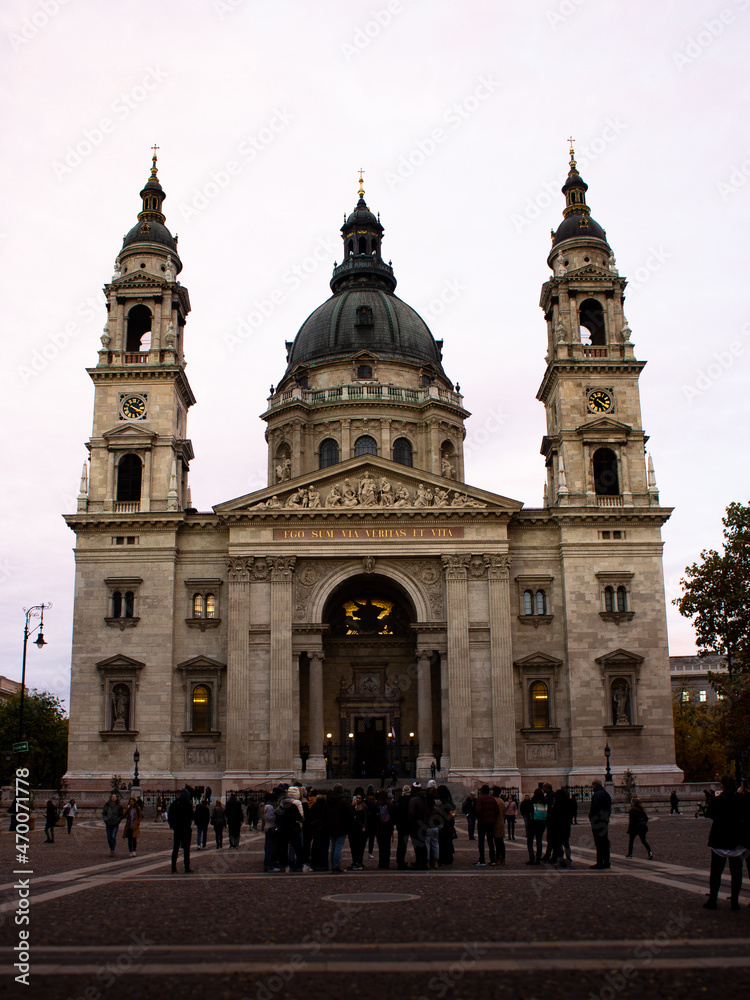 Obraz premium St. Stephen Basilica in Budapest
