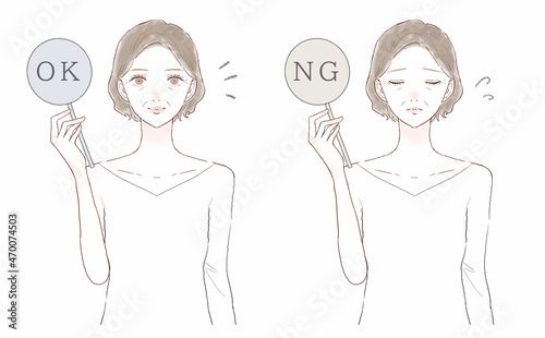 NGサインを出す中年女性とOKサインを出す中年女性のセット