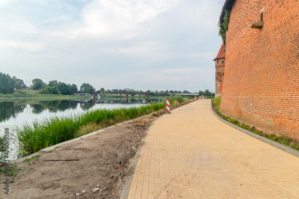 Pavement between Nogat river and Malbork Castle.