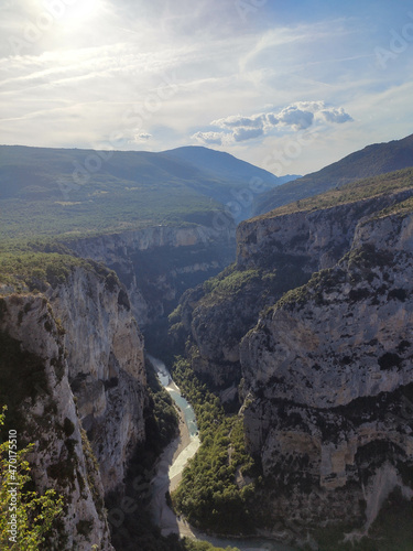 Côte d’Azur in Frankreich, eine Traumreise für den Sommer. Lavendel Felder, Nizza, Antibes, Cannes, Monaco und die Schlucht von Verdon