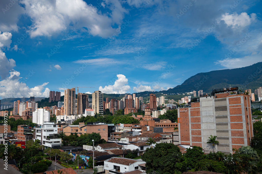 Obraz premium wide shot skyline of south american country during a summer day