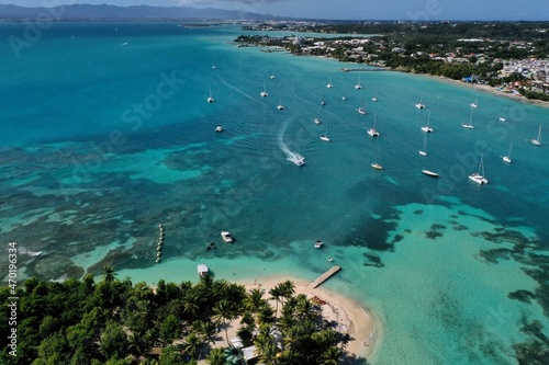 Vue aérienne de l'îlet du Gosier et du littoral Guadeloupéen  © Renaud
