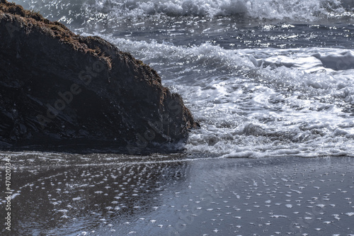 Rocas de playa mojadas