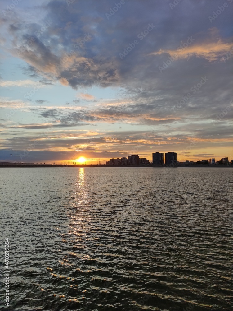 Fototapeta premium sunset over the sea