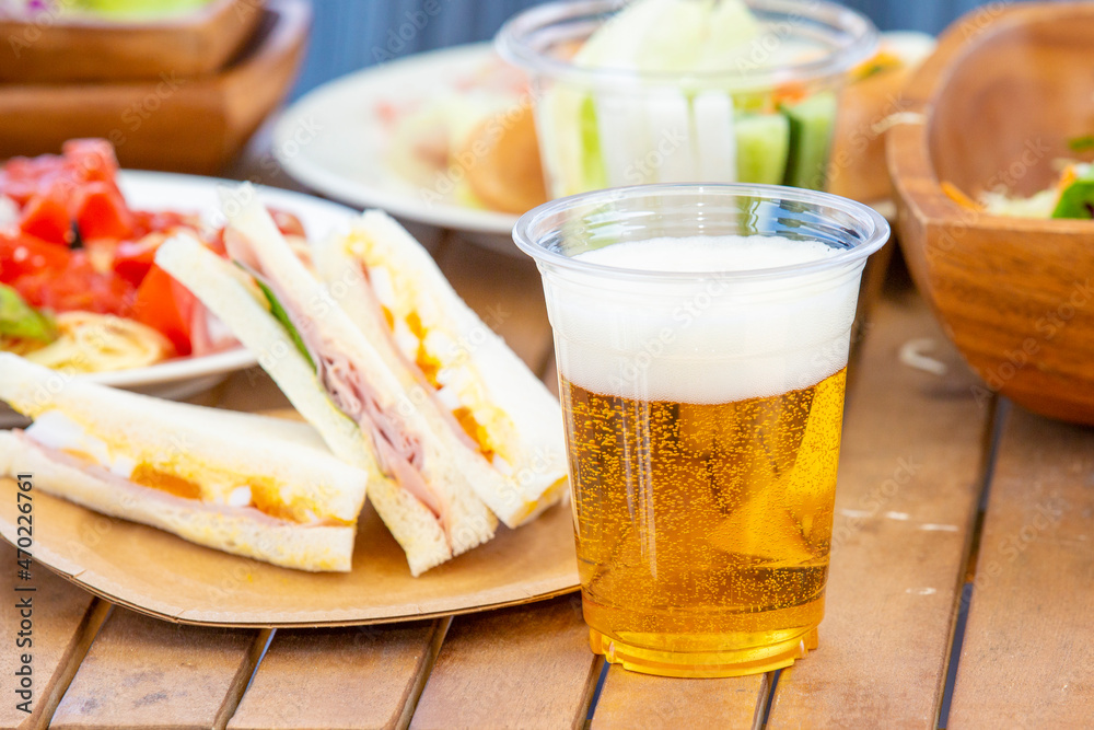 ビールとパーティー料理
ビールとパーティー料理
