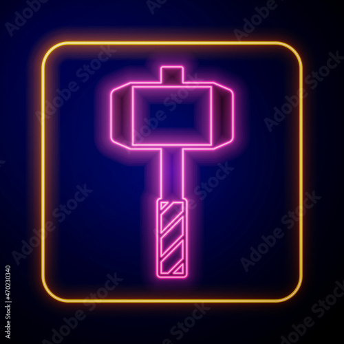 Glowing neon Medieval battle hammer icon isolated on black background. Vector