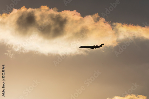 夕焼け、飛行機、雲