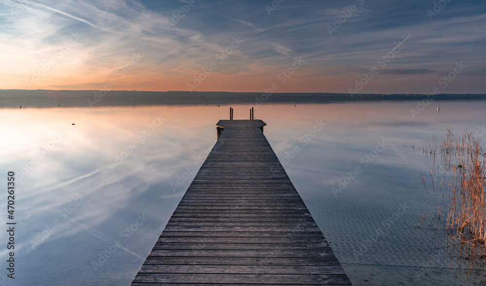 Naklejka premium Sonnenuntegang am See