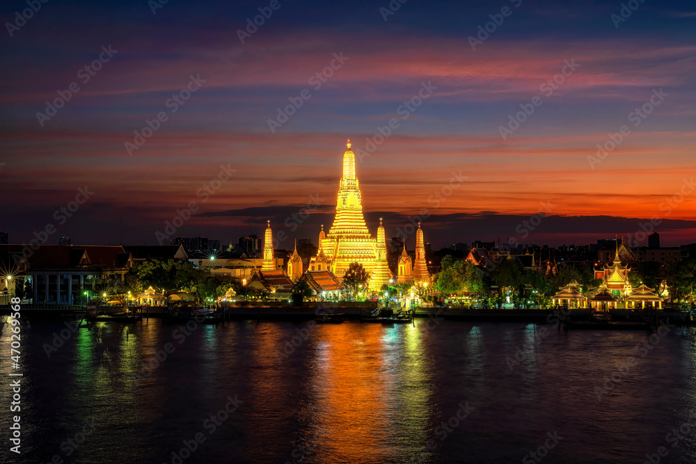 Wat Arun Ratchawararam Ratchawaramahawihan or Wat Arun is a Buddhist temple in Bangkok, Thailand Wat Arun Ratchawararam Ratchawaramahawihan or Wat Arun is a Buddhist temple in Bangkok, Thailand