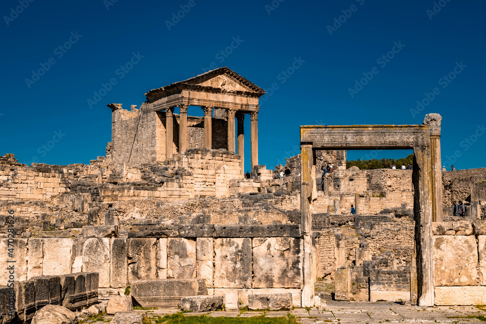 the ruins of the ancient roman forum