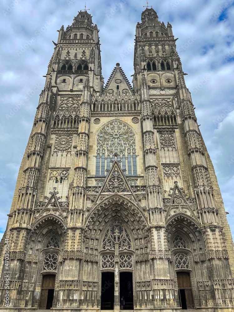 Fototapeta premium Beautiful Gothic cathedral France, vertical photo, no people