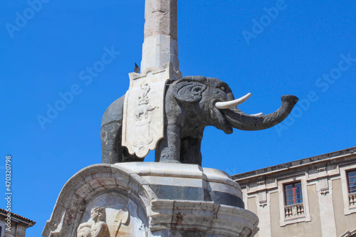 Catane / Sicile (Italie) - Fontaine de l'éléphant (Fontana dell'Elefante)	 photo