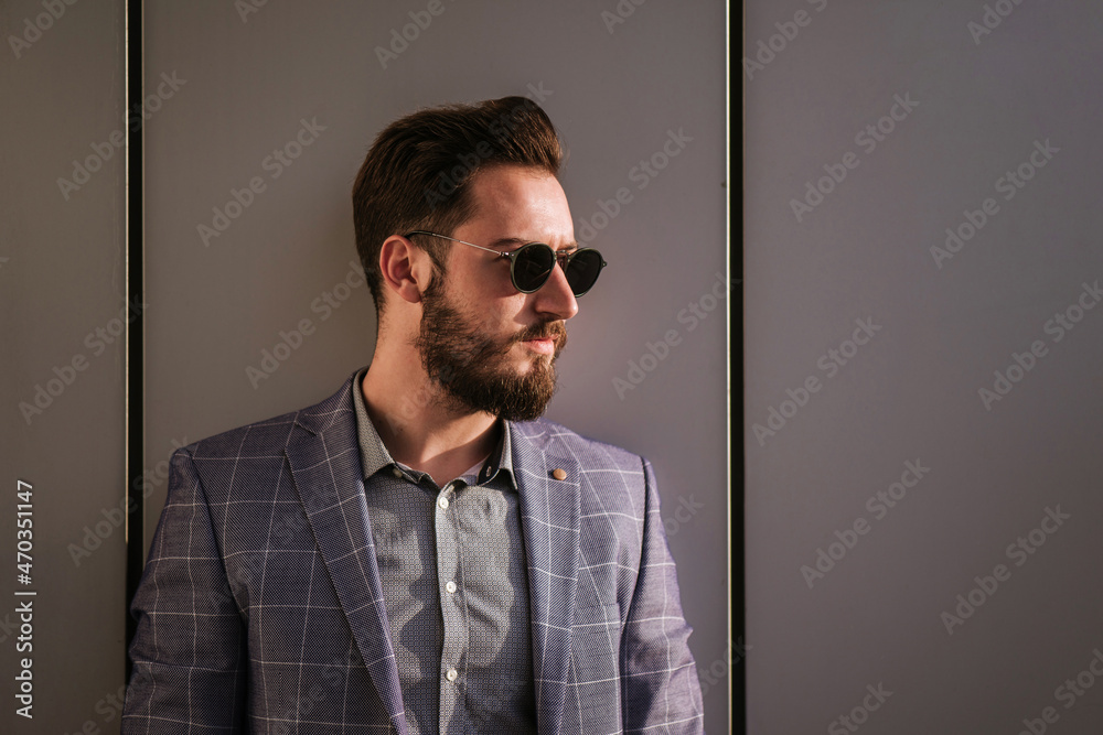Obraz premium Portrait of a young business man