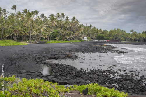 Black sand beach, Kauai (Hawaii)