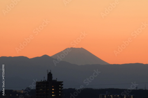 世田谷区　夕暮れの富士山
