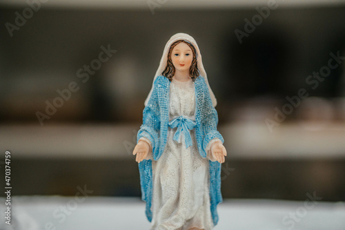 mother mary statue