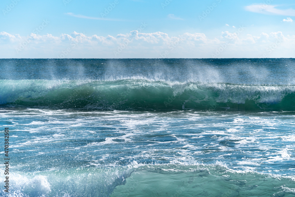 Fototapeta premium 打ち寄せる波