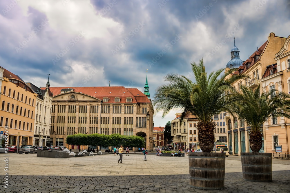 Obraz premium görlitz, deutschland - stadtidylle mit palmen am marienplatz