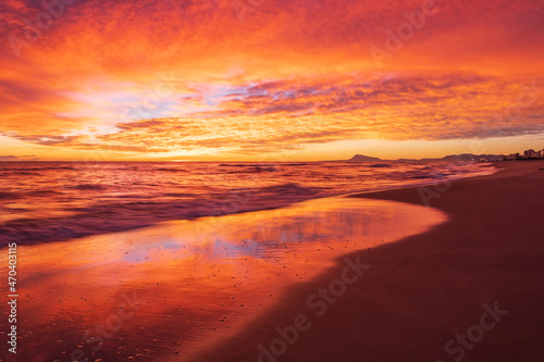 Amanecer en la playa de Gandia. Valencia © Antonio