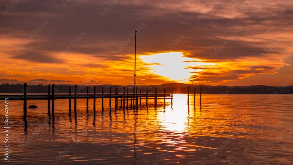 Sonnenuntergang, Dämmerung am Starnberger See, Bayern, Deutschland Sonnenuntergang, Dämmerung am Starnberger See, Bayern, Deutschland