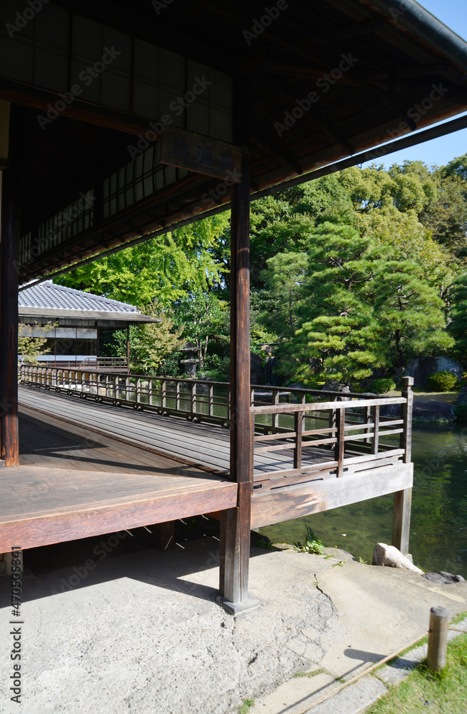 渉成園　臨池亭から池と滴翠軒を望む　京都市下京区
