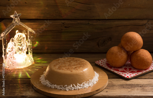 Natilla y buñuelos, traditional Colombian Christmas food. 