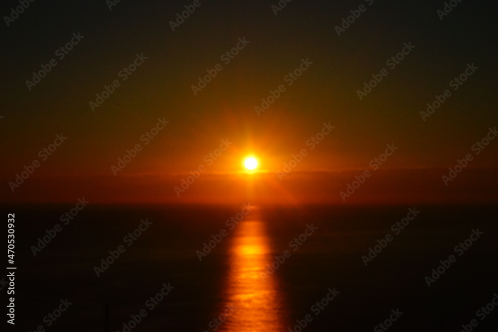 Sunrise over sea in Odawara, Kangawa, Japan - 日本 神奈川県 小田原 相模湾 朝日