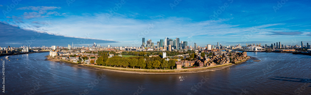 Fototapeta premium Aerial panoramic view of the Canary Wharf business district in London, UK. Financial district in London.