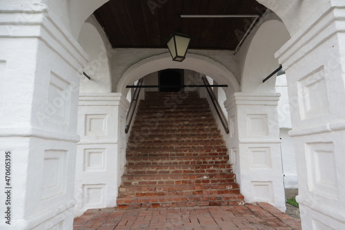 entrance to the church Suzdal Kremlin