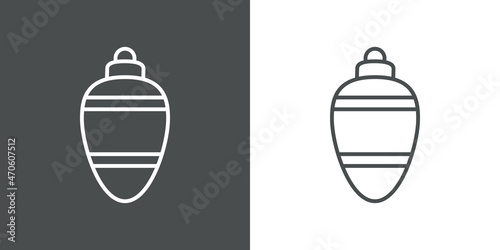 Decoración para árbol de navidad. Icono silueta de bola de navidad ovalada con líneas paralelas en fondo gris y fondo blanco