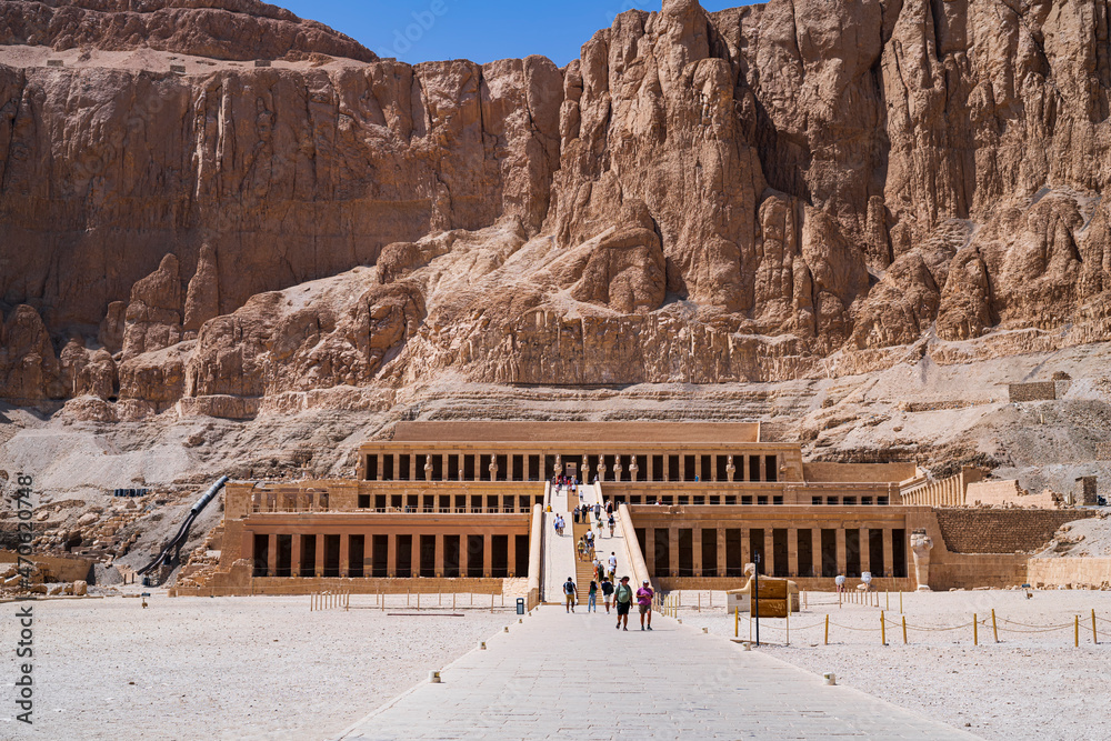 Beautiful views of the Mortuary Temple of Hatshepsut made in the rock of the mountain itself. Photograph taken in Luxor, Egypt. 