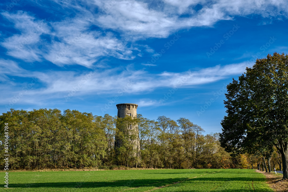 Militärgeschichtliches Baudenkmal: ehemaliger Radarturm in Weesow