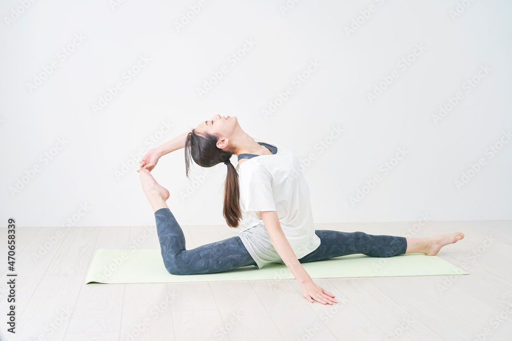 Obraz premium 女性 エクササイズ