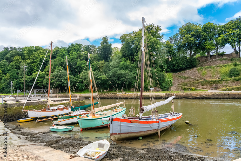 Saint-Goustan in Brittany, in the Morbihan, traditional boats in the harbor
