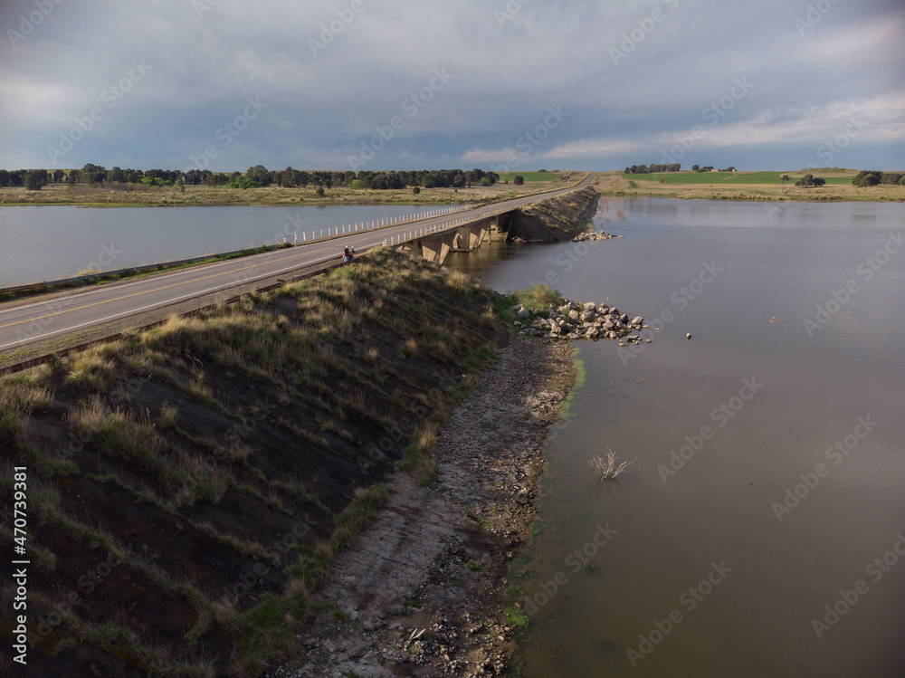 Obraz premium Bridge over National Route 51, Paso Piedras Dam.