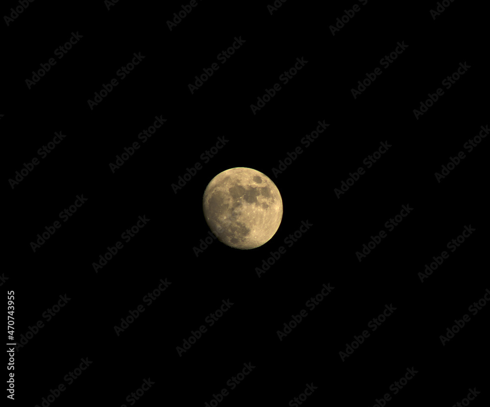 La luna en su maximo explendor La luna en su maximo explendor