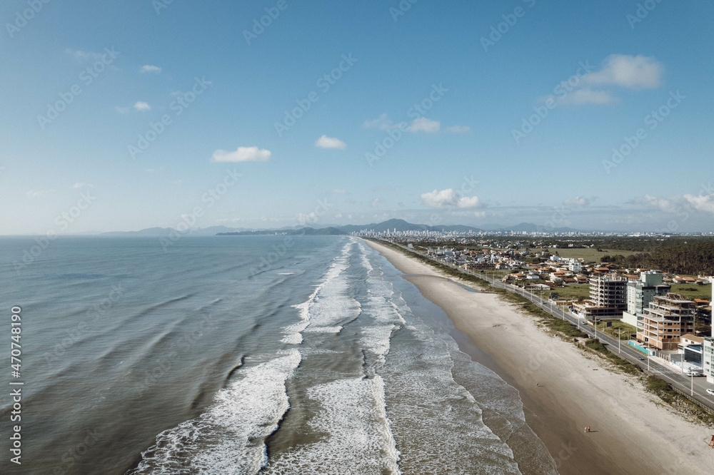 Imagem aérea da praia do Gravatá em Navegantes
