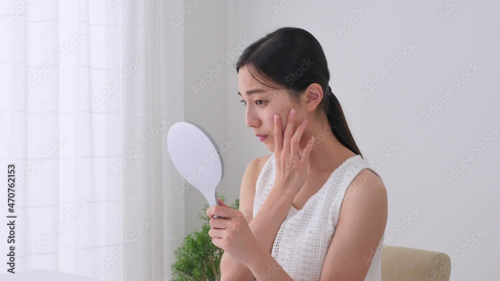 女性　美容　肌トラブル