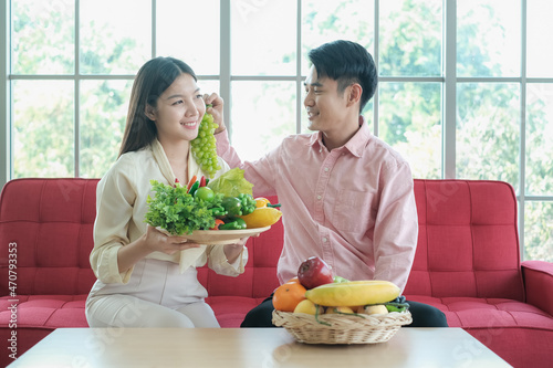 Portrait asia young couple in love, Healthy lifestyle and Food nutrition concept