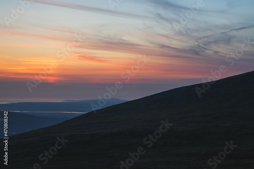 Fototapeta Naklejka Na Ścianę i Meble -  Sunset mountaineering and scrambling on the mountains of North Wales
